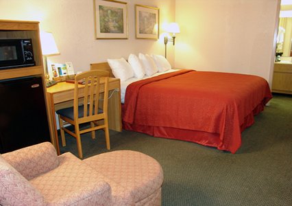Quality Inn & Suites Vicksburg 03.[1]